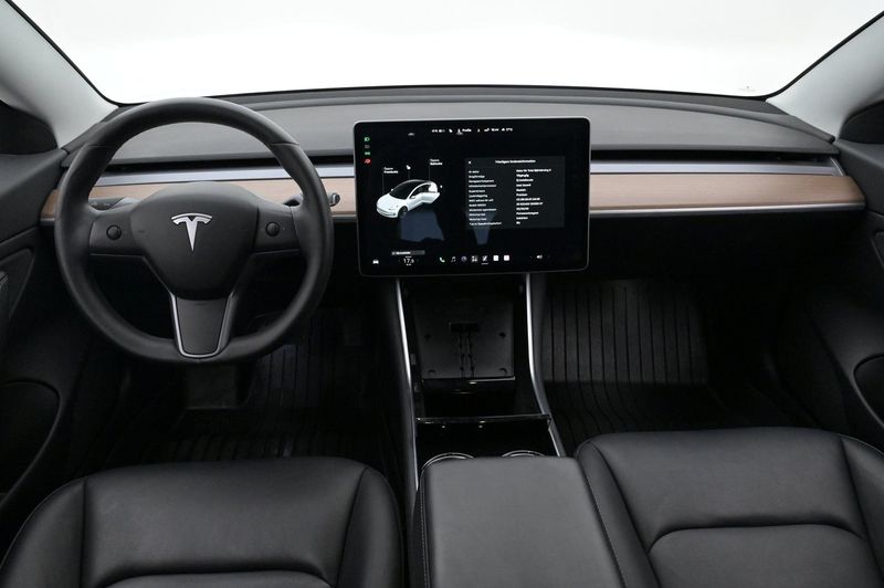 Tesla Model 3 bild 6