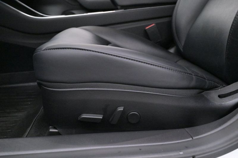 Tesla Model 3 bild 11