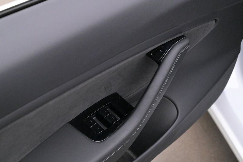 Tesla Model 3 bild 10