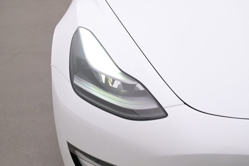 Tesla Model 3 bild 26