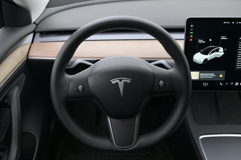 Tesla Model 3 bild 7