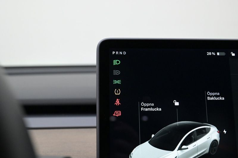 Tesla Model 3 bild 22