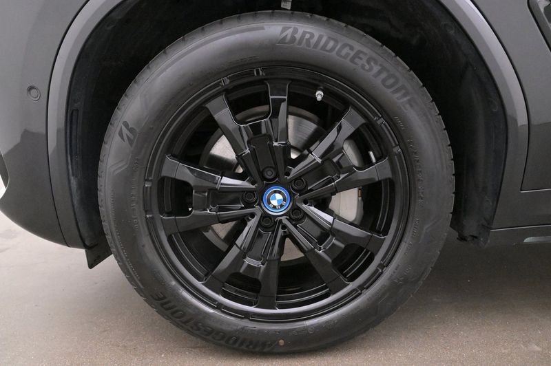 BMW iX3 bild 27
