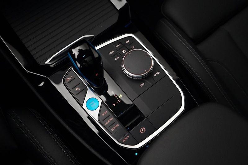 BMW iX3 bild 22