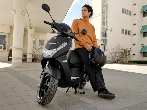 Peugeot KISBEE 45 | MOPED | BLACK EDT | RÄNTEFRITT | KAMPANJ - 2025