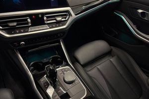 BMW 330 bild 19