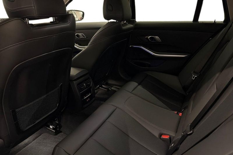 BMW 330 bild 14