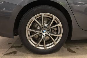 BMW 330 bild 11