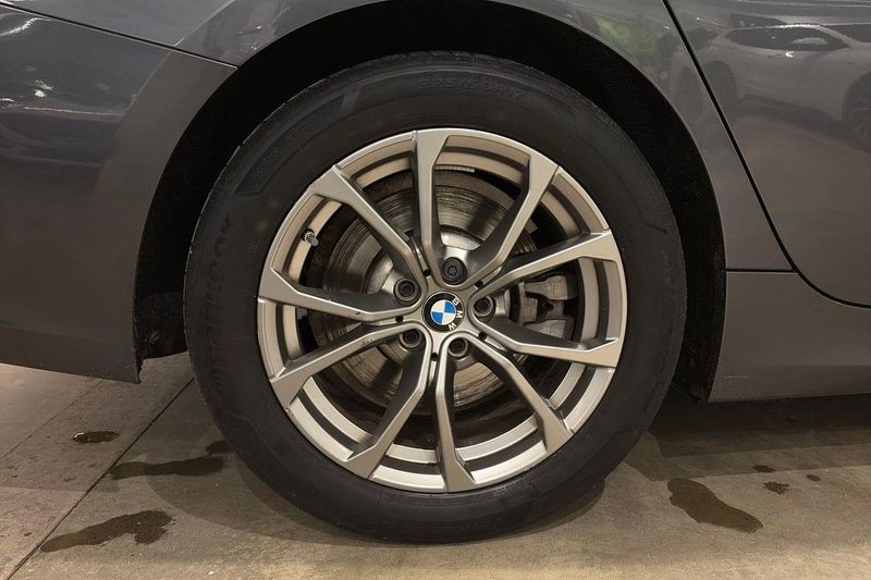 BMW 330 bild 11