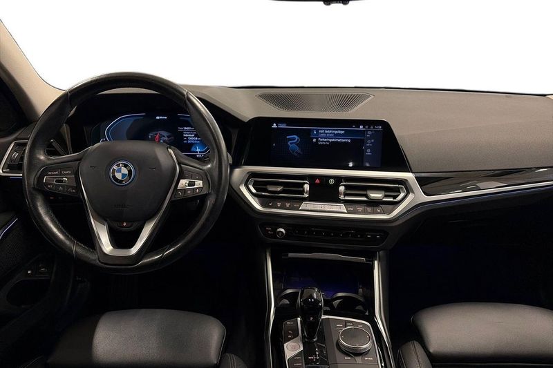 BMW 330 bild 12
