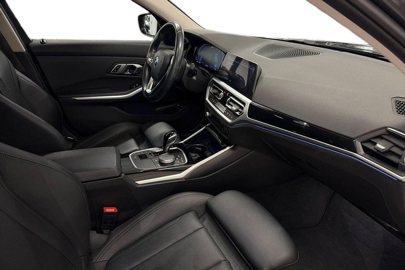 BMW 330 bild 15
