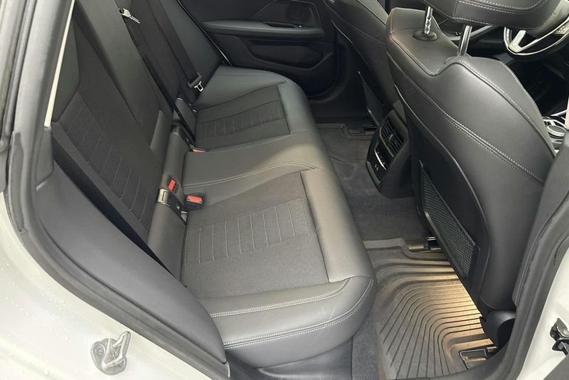 BMW i4 bild 8