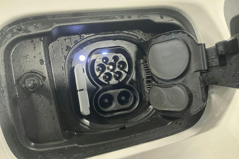 BMW i4 bild 15