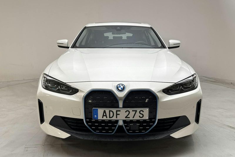 BMW i4 bild 4