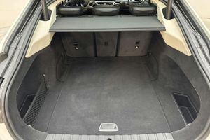 BMW i4 bild 9