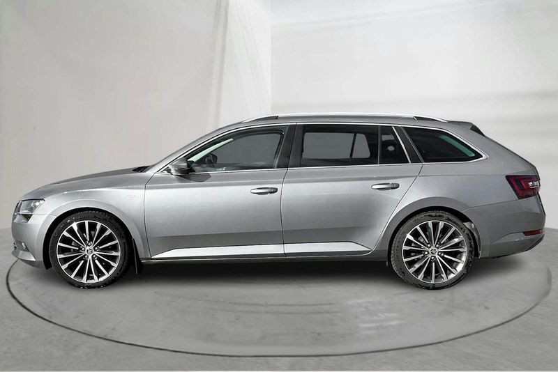 Skoda Superb bild 2