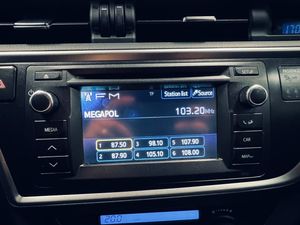 Toyota Auris bild 18