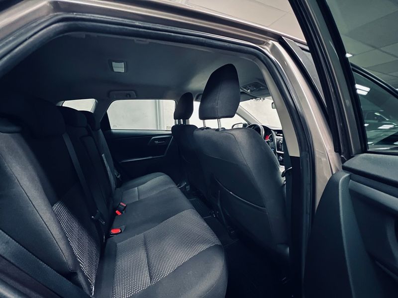 Toyota Auris bild 23