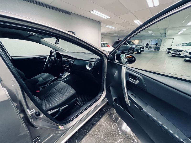 Toyota Auris bild 8
