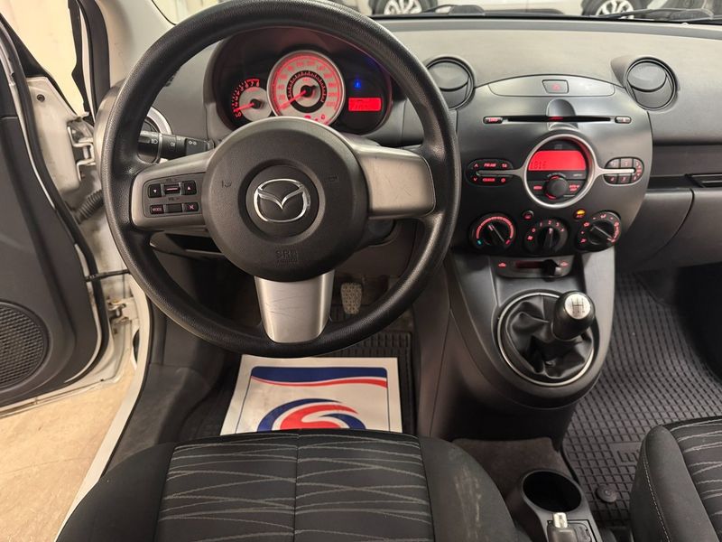 Mazda 2 bild 7