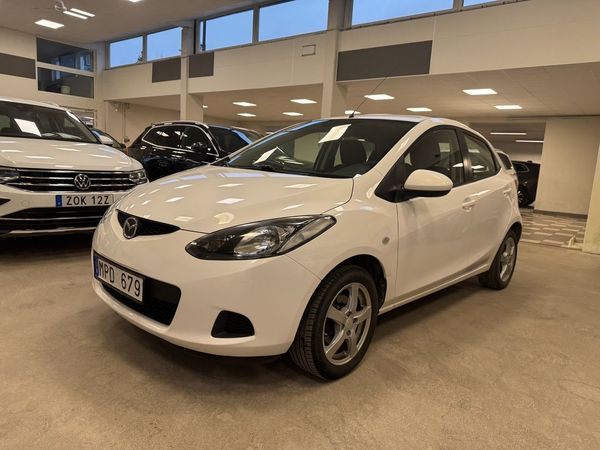 Mazda 2 5-dörrar 1.3 MZR Sommar/Vinterhjul - 2010