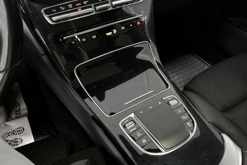 Mercedes GLC300 bild 12