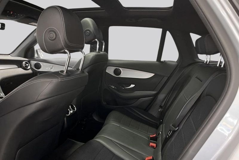 Mercedes GLC300 bild 9