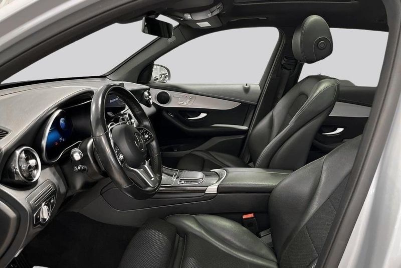 Mercedes GLC300 bild 8
