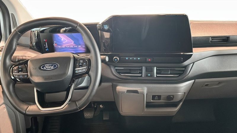 Ford Tourneo Custom bild 4