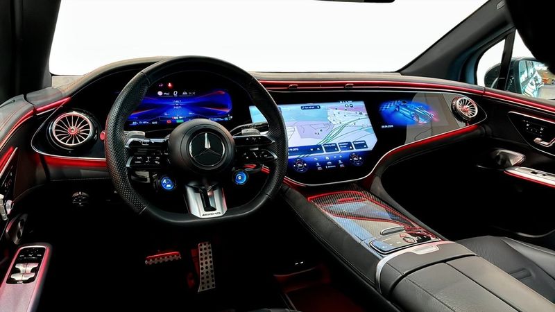 Mercedes EQE43 SUV bild 13