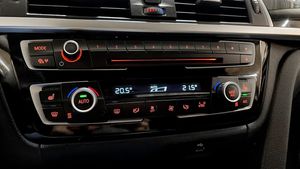 BMW 320 bild 18
