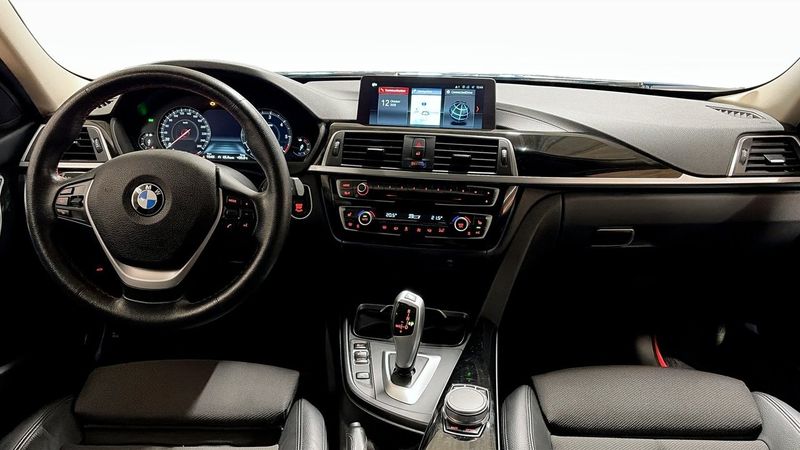 BMW 320 bild 10