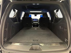 Chevrolet Suburban bild 21