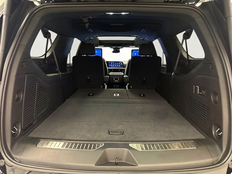 Chevrolet Suburban bild 21
