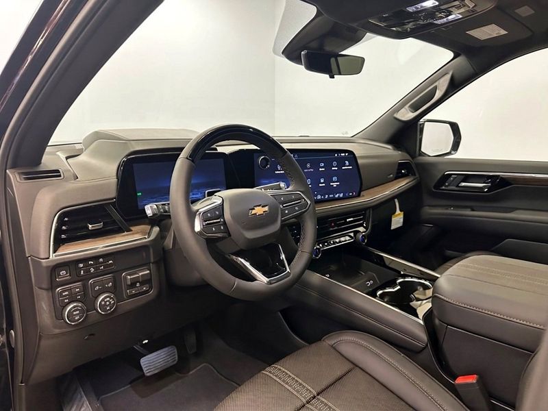 Chevrolet Suburban bild 23