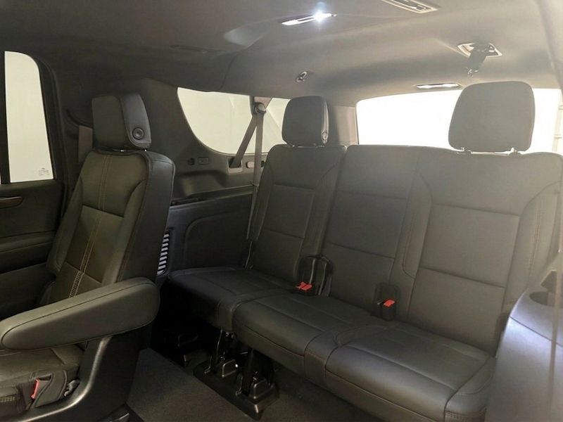 Chevrolet Suburban bild 36