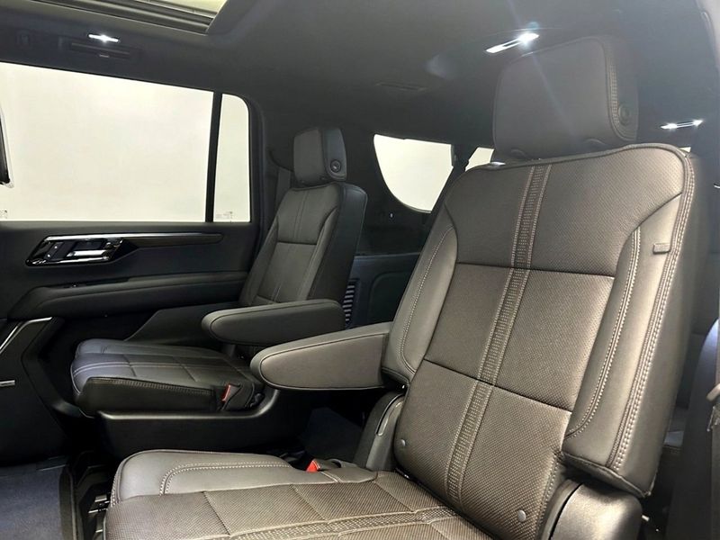 Chevrolet Suburban bild 34