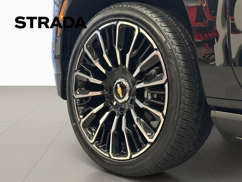 Chevrolet Suburban bild 13