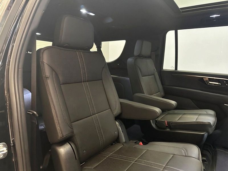Chevrolet Suburban bild 32