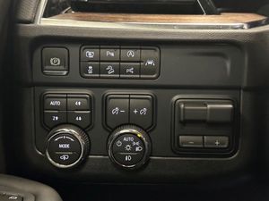 Chevrolet Suburban bild 23
