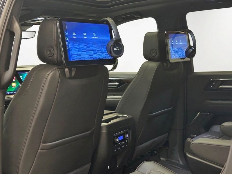Chevrolet Suburban bild 25