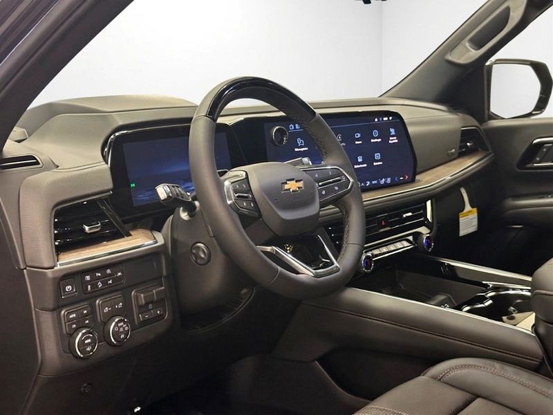 Chevrolet Suburban bild 16