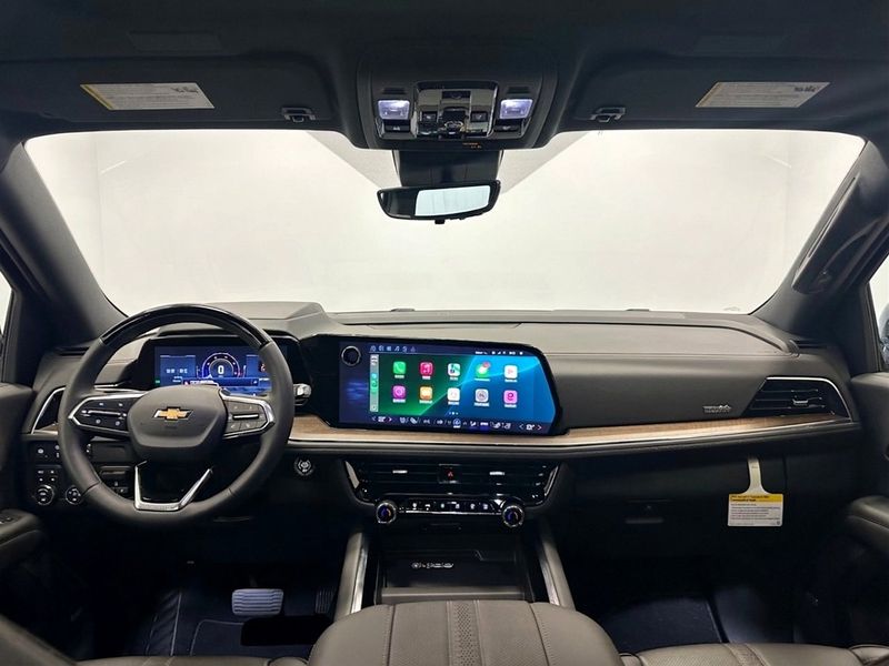 Chevrolet Suburban bild 18