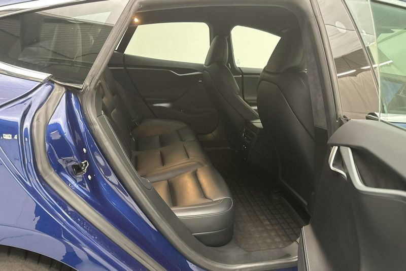 Tesla Model S bild 8
