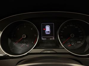 Volkswagen Passat bild 18