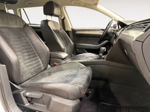 Volkswagen Passat bild 21