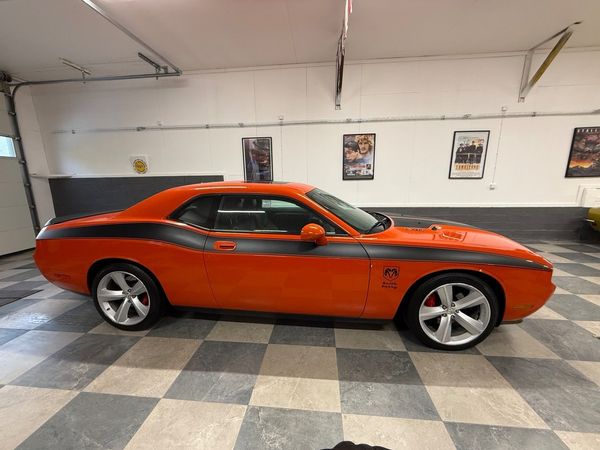 Dodge Challenger SRT8 6.1 V8 HEMI FIRST EDITION EV BYTE - 2008