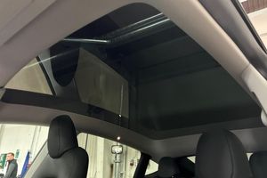 Tesla Model Y bild 17
