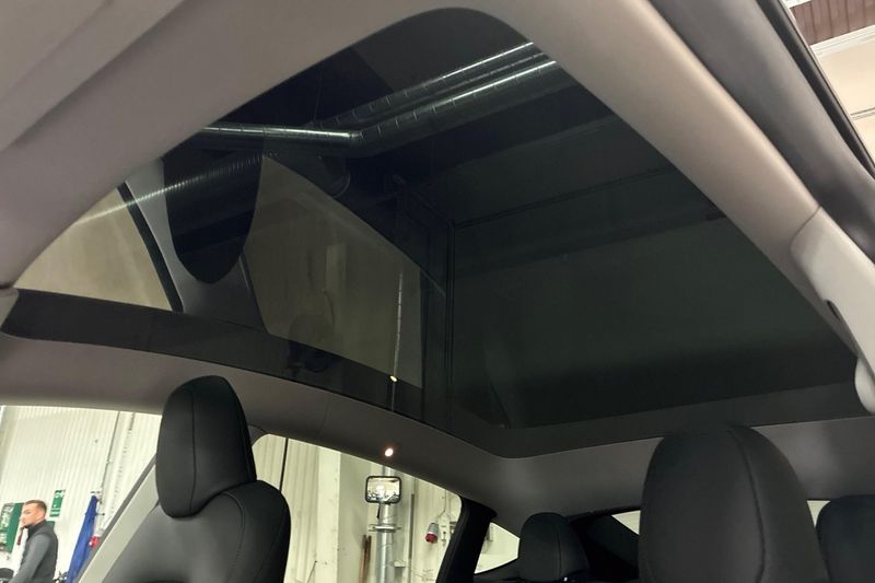 Tesla Model Y bild 17