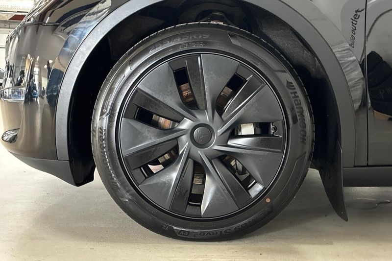 Tesla Model Y bild 11